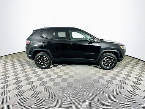 Certified 2025 Jeep Compass Trailhawk w/ Trailhawk Elite Group image 14