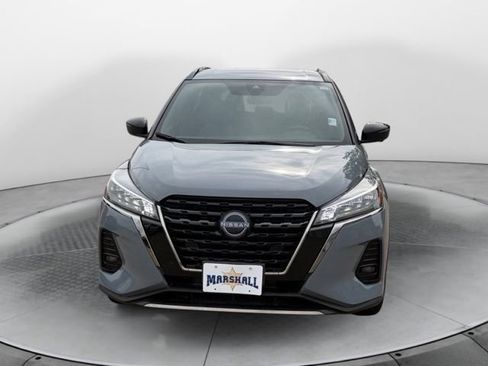 Used 2024 Nissan Kicks SR w/ SR Premium Package FWD image 8