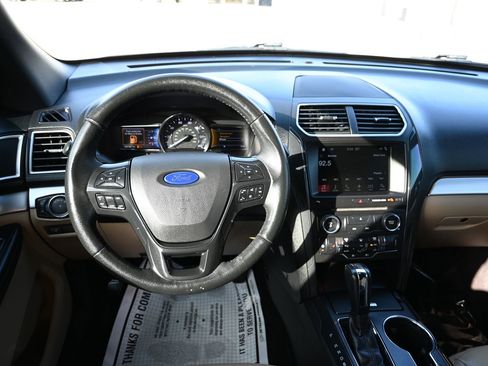 Used 2017 Ford Explorer XLT w/ Equipment Group 202A image 14
