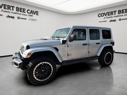 Used 2024 Jeep Wrangler Unlimited Sahara image 4
