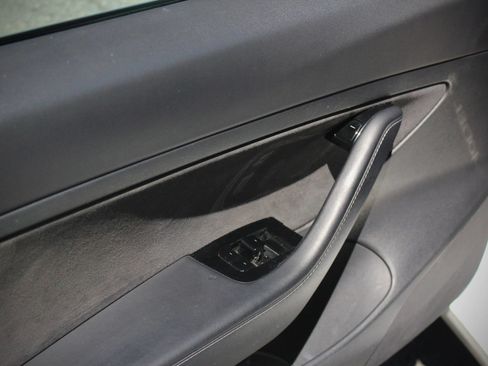 Used 2020 Tesla Model 3 Standard Range RWD image 25