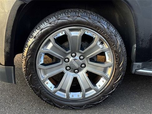 Used 2019 GMC Yukon SLT image 7