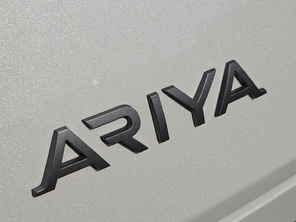Used 2024 Nissan Ariya AWD image 12