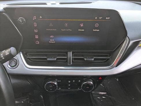 Certified 2024 Chevrolet Trax LT w/ Sunroof Package image 14