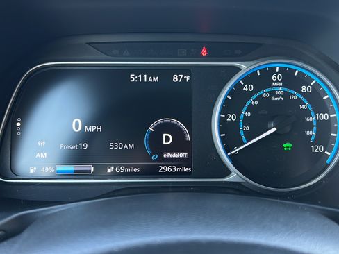 Used 2025 Nissan Leaf S FWD image 22