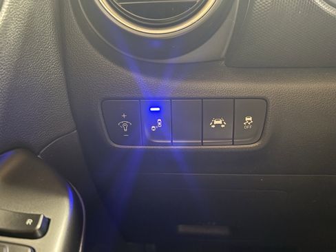 Used 2021 Hyundai Kona Limited image 25