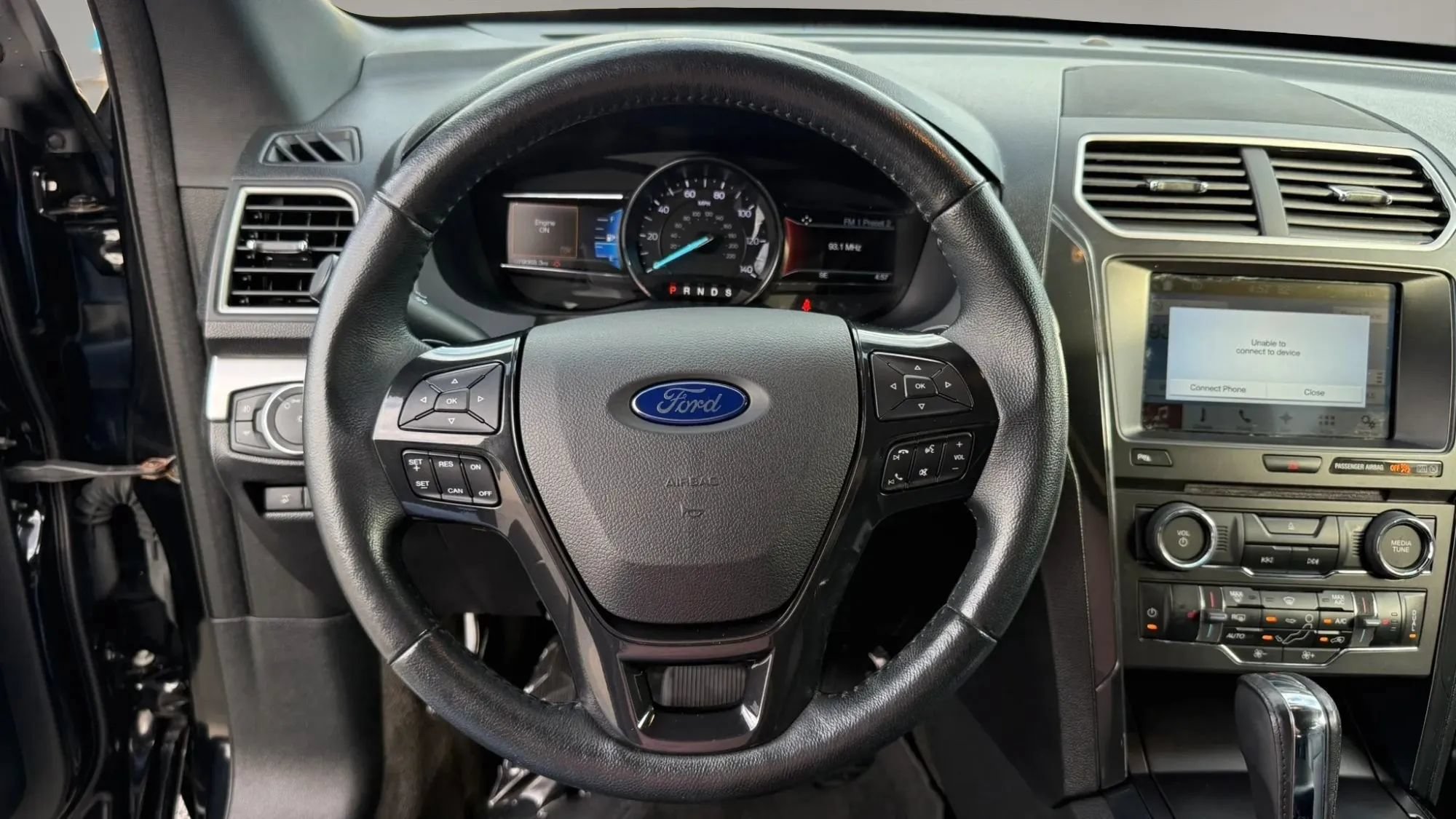 Used 2017 Ford Explorer XLT w/ Equipment Group 202A FWD image 17