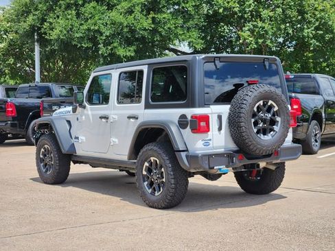 Used 2025 Jeep Wrangler Unlimited Rubicon 4xe w/ Safety Group AWD/4WD image 5