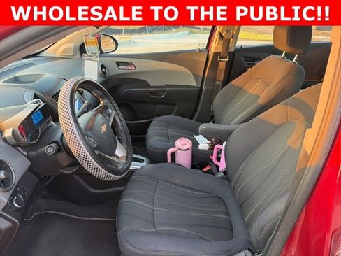 Used 2014 Chevrolet Sonic LT image 9