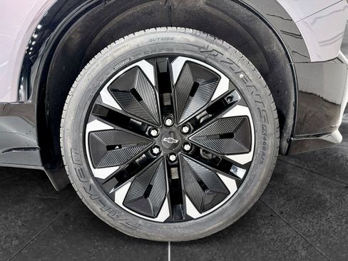 Used 2024 Chevrolet Blazer EV RS image 31