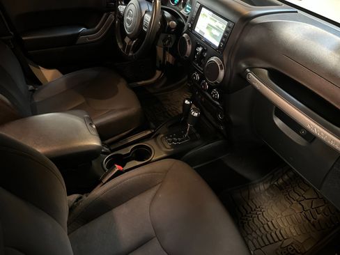 Used 2018 Jeep Wrangler Unlimited Sport S image 15