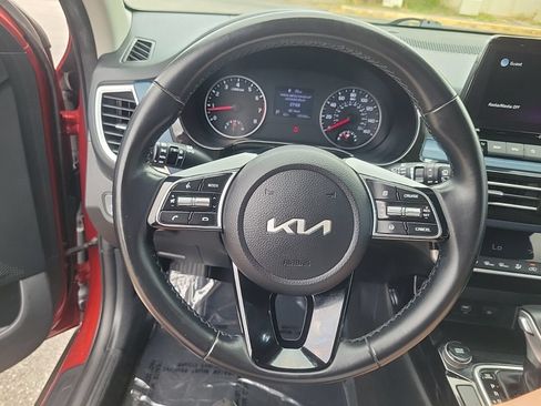 Used 2022 Kia Seltos S FWD image 23