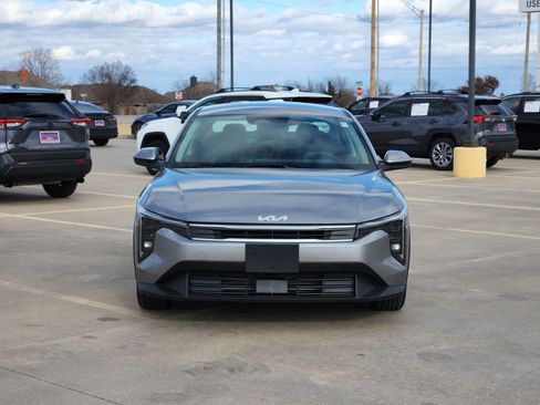 Used 2025 Kia K4 LXS image 6