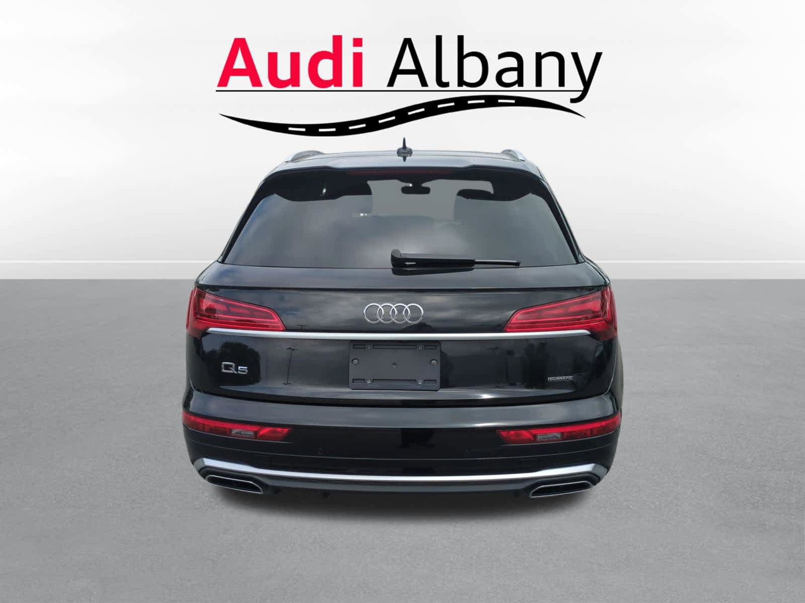 Certified 2025 Audi Q8 Premium Plus AWD/4WD image 4