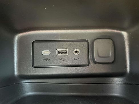 Used 2023 Chevrolet Equinox RS FWD image 28