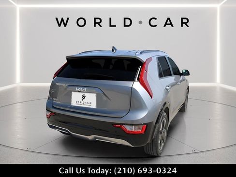 Certified 2024 Kia Niro Wind FWD image 7