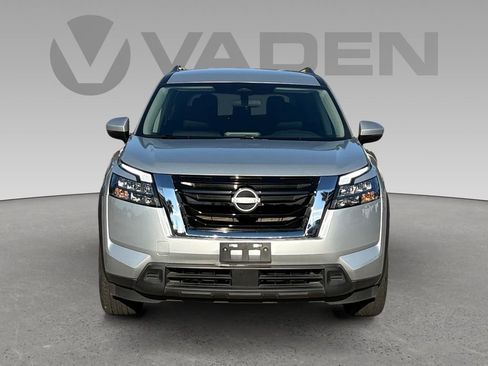 Used 2025 Nissan Pathfinder SV image 25