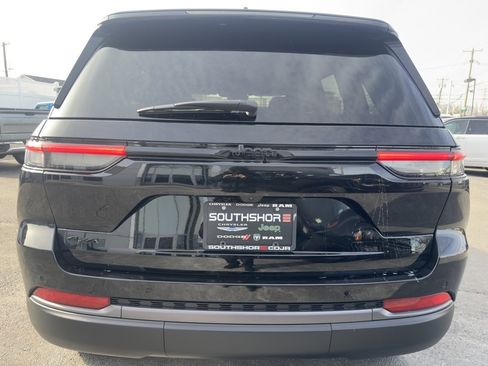 New 2026 Jeep Grand Cherokee Limited w/ Limited Altitude Package image 6