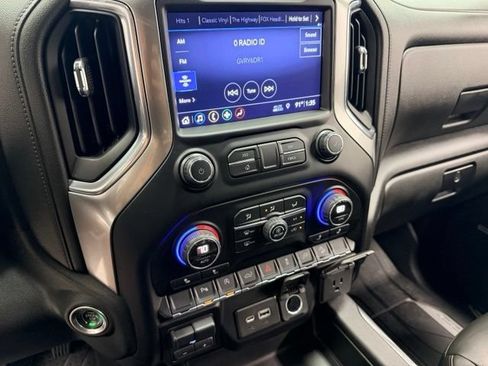 Used 2019 Chevrolet Silverado 1500 LT Trail Boss AWD/4WD image 11