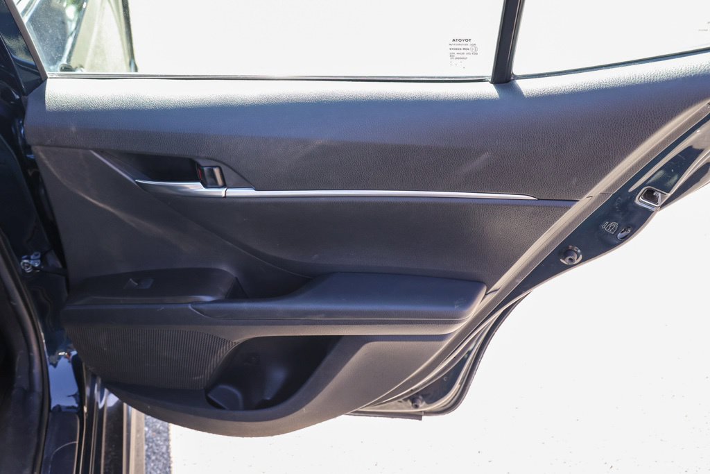 Used 2021 Toyota Camry SE FWD image 19