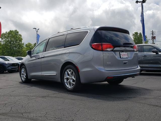Used 2020 Chrysler Pacifica Limited w/ 8-pass Seating Package FWD image 5