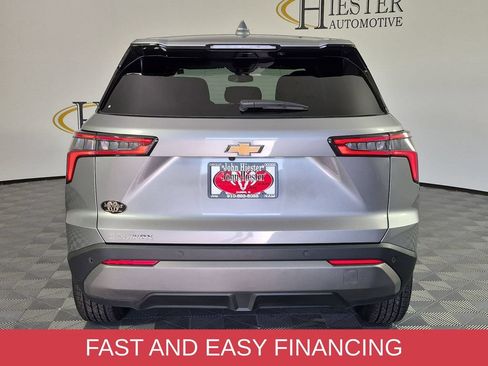 Used 2026 Chevrolet Equinox LT FWD image 5