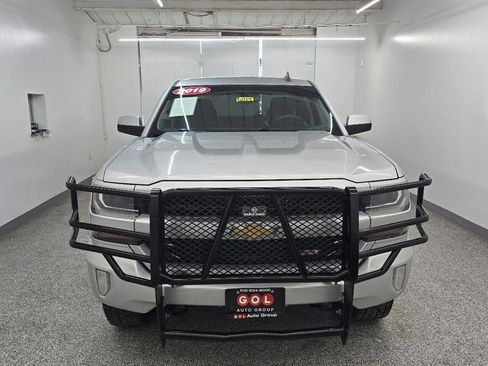 Used 2019 Chevrolet Silverado 1500 LT image 2