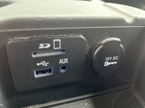Used 2014 RAM 1500 Laramie RWD image 28