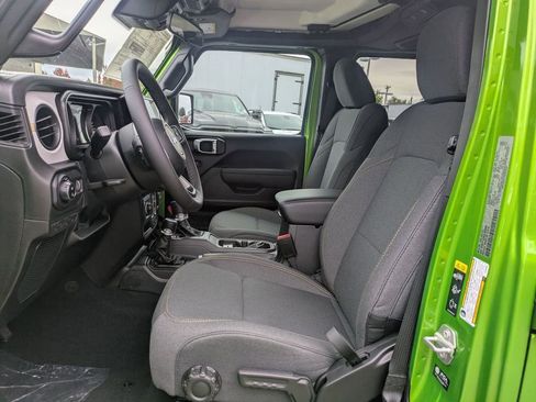 New 2025 Jeep Gladiator Sport image 12