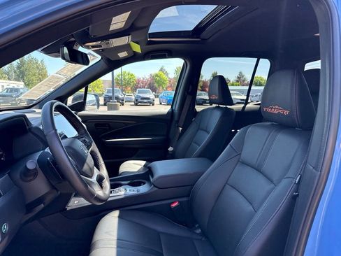Certified 2025 Honda Ridgeline TrailSport image 8