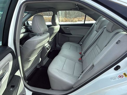 Used 2016 Toyota Camry XLE image 22