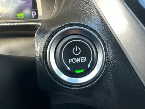 Used 2022 Chevrolet Bolt EUV LT w/ Comfort Package image 22