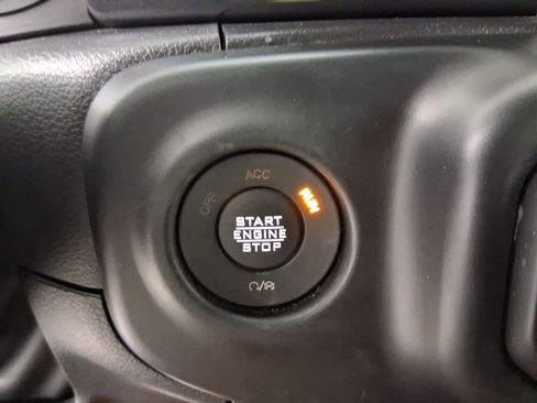 Used 2022 Jeep Wrangler Unlimited Rubicon w/ Xtreme Recon 35" Tire Package image 23