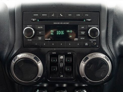 Used 2018 Jeep Wrangler Unlimited Sport S AWD/4WD image 28