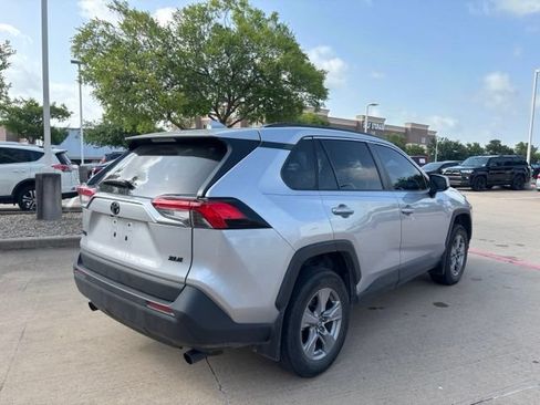 Used 2024 Toyota RAV4 XLE FWD image 5