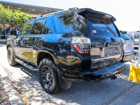 Used 2021 Toyota 4Runner SR5 Premium w/ Moonroof Package AWD/4WD image 9