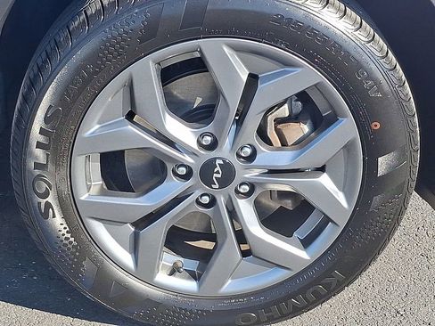 Certified 2024 Kia Seltos S image 8