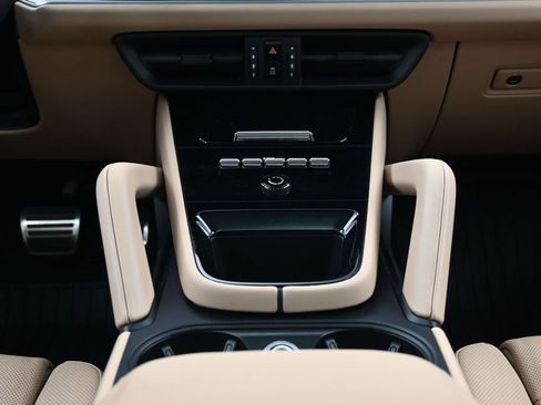 Certified 2026 Porsche Cayenne S AWD/4WD image 10