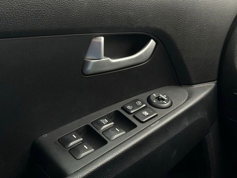 Used 2015 Kia Sportage LX image 11