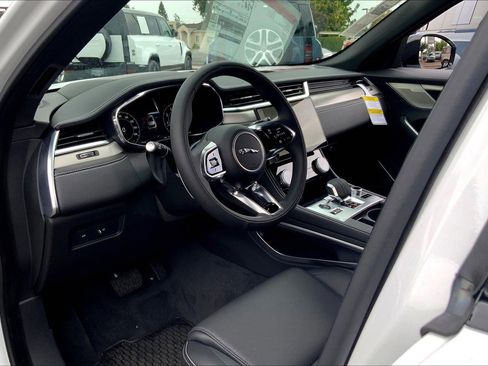 New 2026 Jaguar F-PACE R-Dynamic S image 9