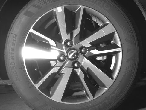 Used 2025 Nissan Versa SV FWD image 13