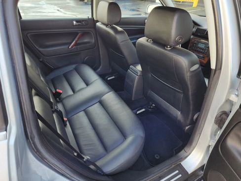 Used 2003 Volkswagen Passat GLX image 16