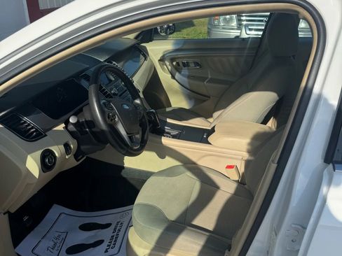 Used 2016 Ford Taurus SEL image 4