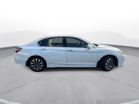 Used 2017 Honda Accord Touring image 5
