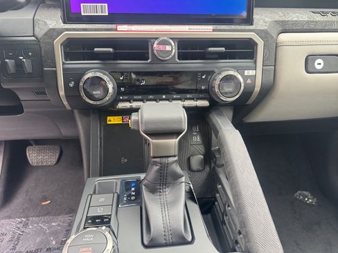 New 2026 Toyota Tacoma Limited AWD/4WD image 11