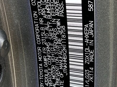 Used 2021 Toyota C-HR Limited image 29