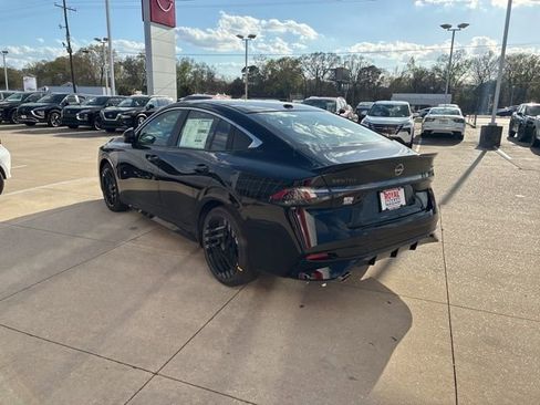 New 2026 Nissan Sentra SR w/ Floor Mat Package FWD image 5