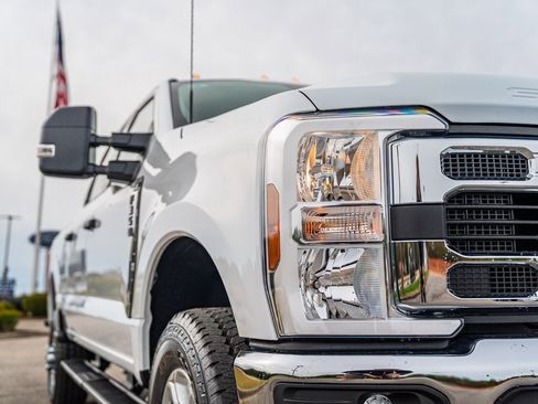 New 2026 Ford F350 XLT w/ FX4 Off-Road Package image 6