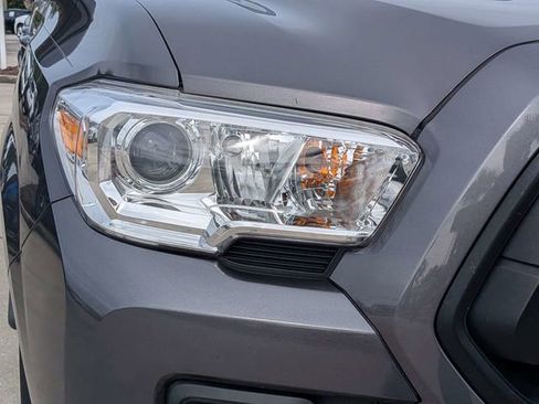 Used 2022 Toyota Tacoma SR w/ SR Convenience Package RWD image 9