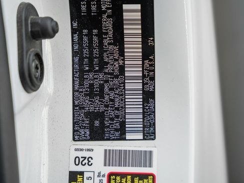 Used 2020 Toyota Sienna XLE image 38